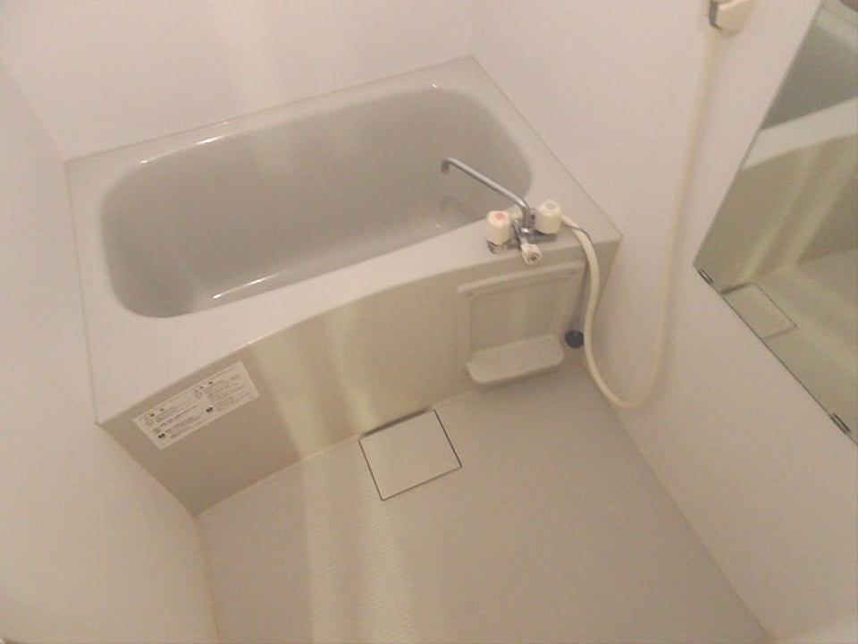 シンプルな浴室です。