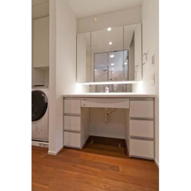 毎朝、この洗面台で支度をしたら、きっと楽しいんだろうな。
※写真は同タイプ住戸です。