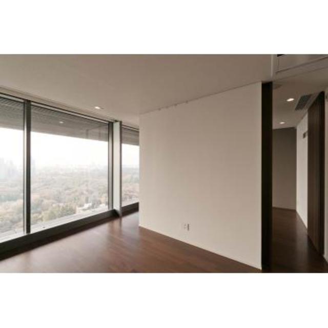 一面窓ガラスのラグジュアリーな1ＬＤＫ。

※写真は同タイプ住戸です。