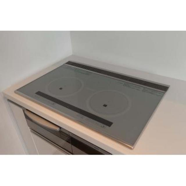 ＩＨ対応で、キッチン周りのお掃除を楽に。
※写真は同タイプ住戸です。