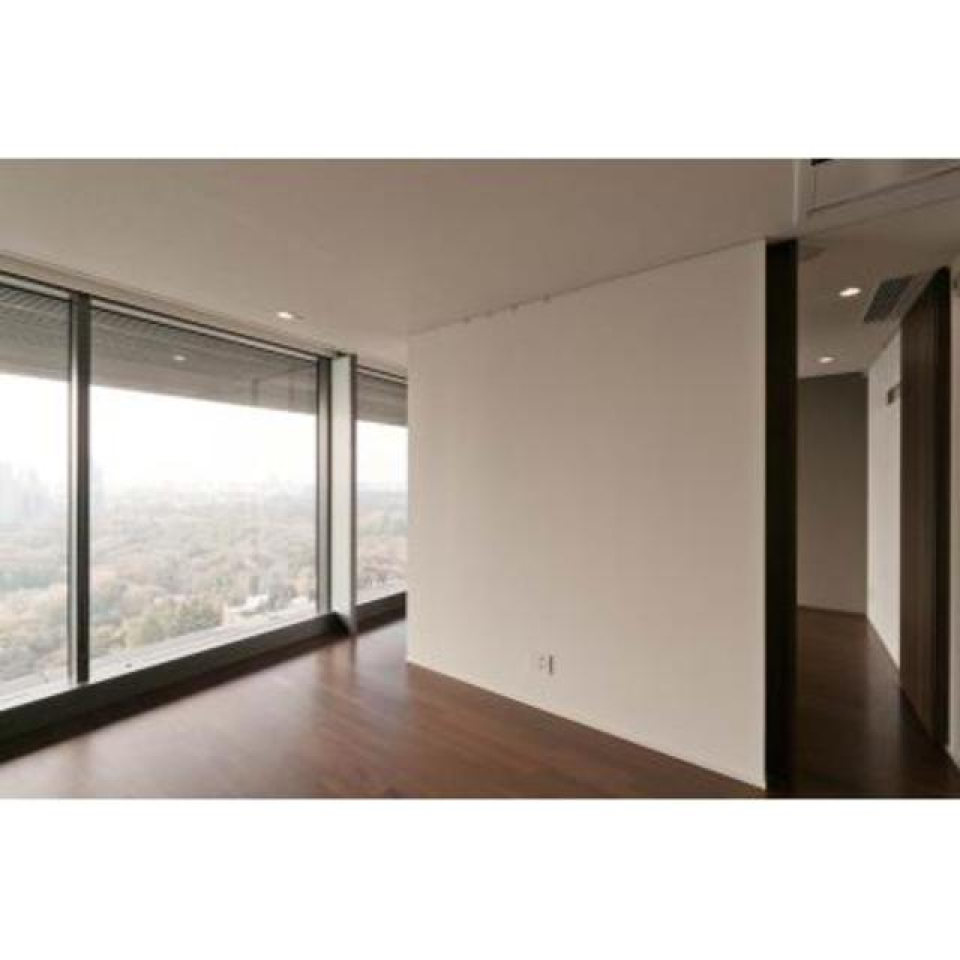 一面窓ガラスのラグジュアリーな1ＬＤＫ。

※写真は同タイプ住戸です。