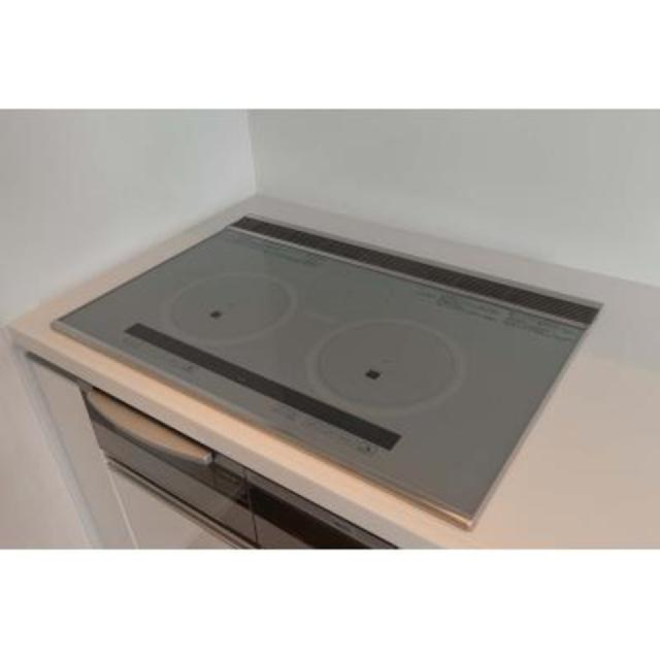 ＩＨ対応で、キッチン周りのお掃除を楽に。
※写真は同タイプ住戸です。