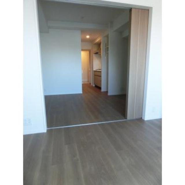 8.1帖のLDKと4.8帖の洋室です。※写真は同タイプ住戸です。