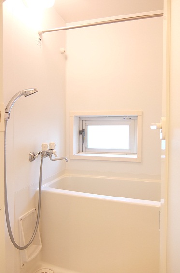 シンプルな浴室です。※参考写真