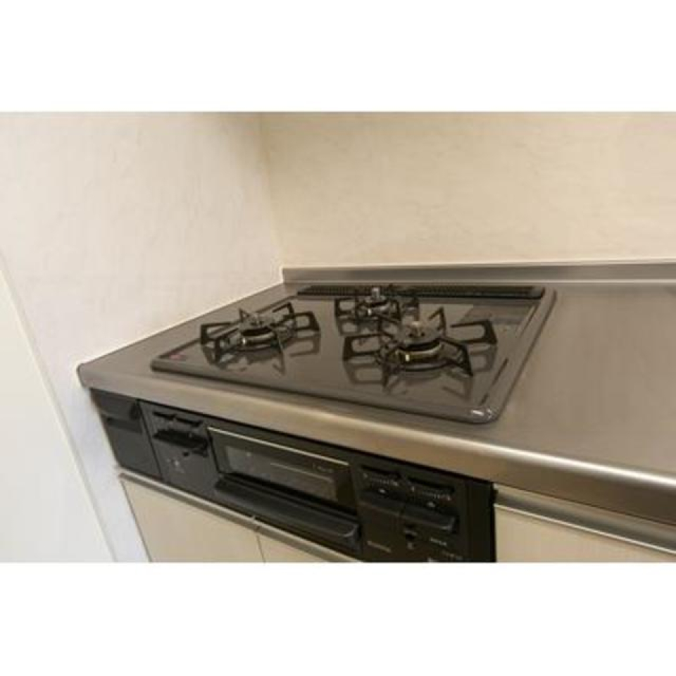 ３口コンロで料理が捗りそう※写真は同タイプ住戸です。