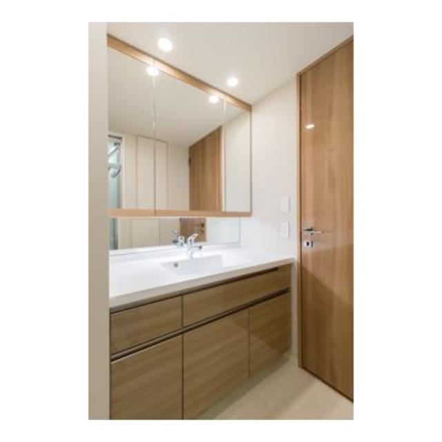 ゆとりのある幅の洗面台。※写真は同タイプ住戸です。