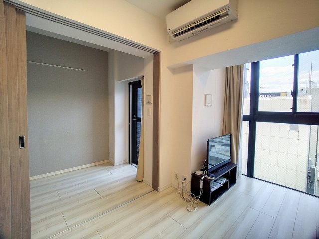 大きな窓からたっぷり光を。