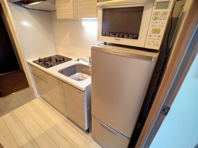 キッチン全体はこんな感じです！家電付きです！