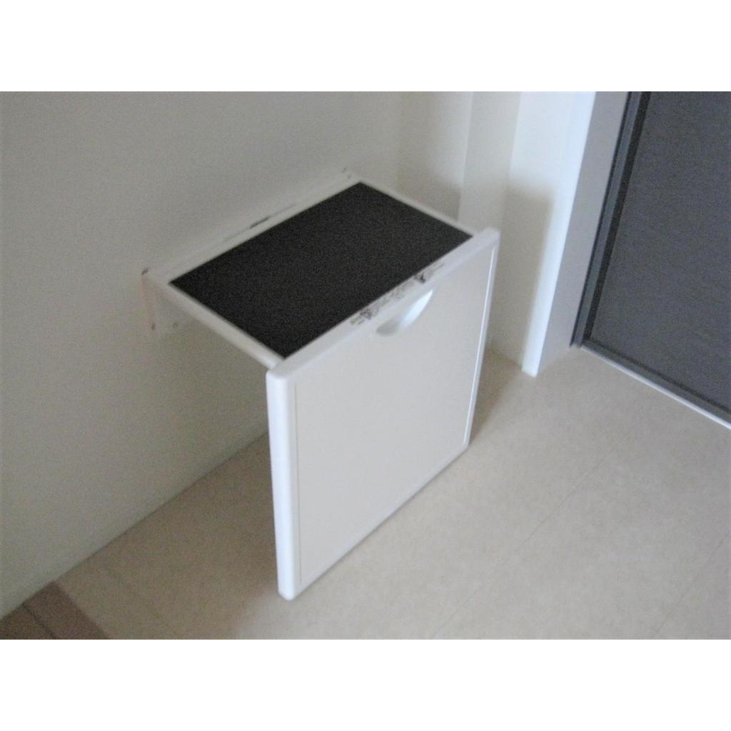 バックなどちょっと置きたいときに。