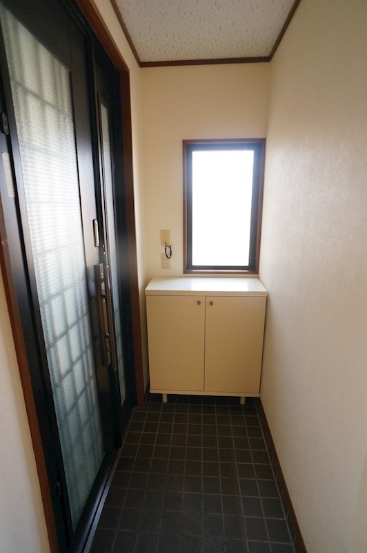 シューズボックス付きの玄関