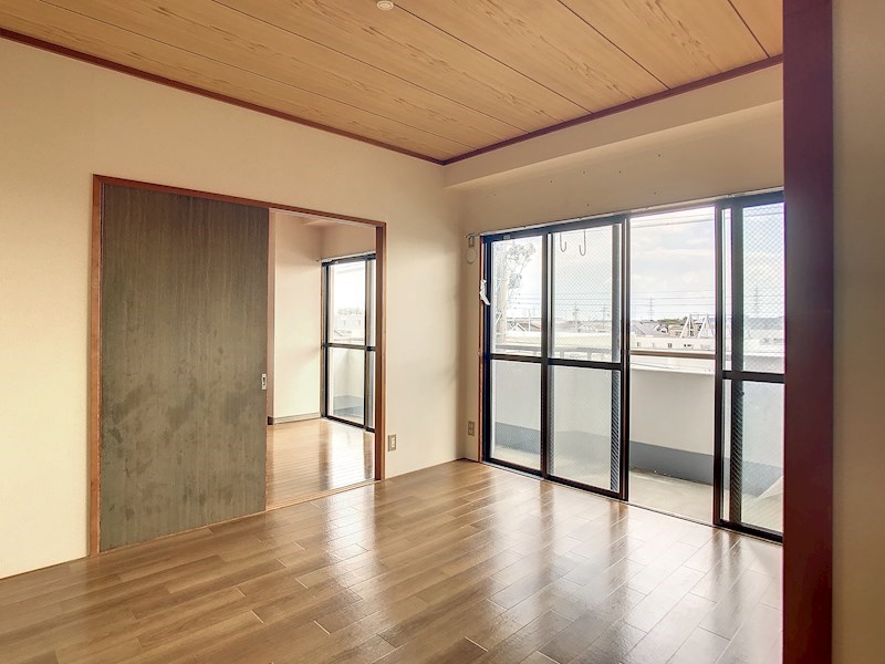 バルコニー付きのお部屋だから日当たりも良い