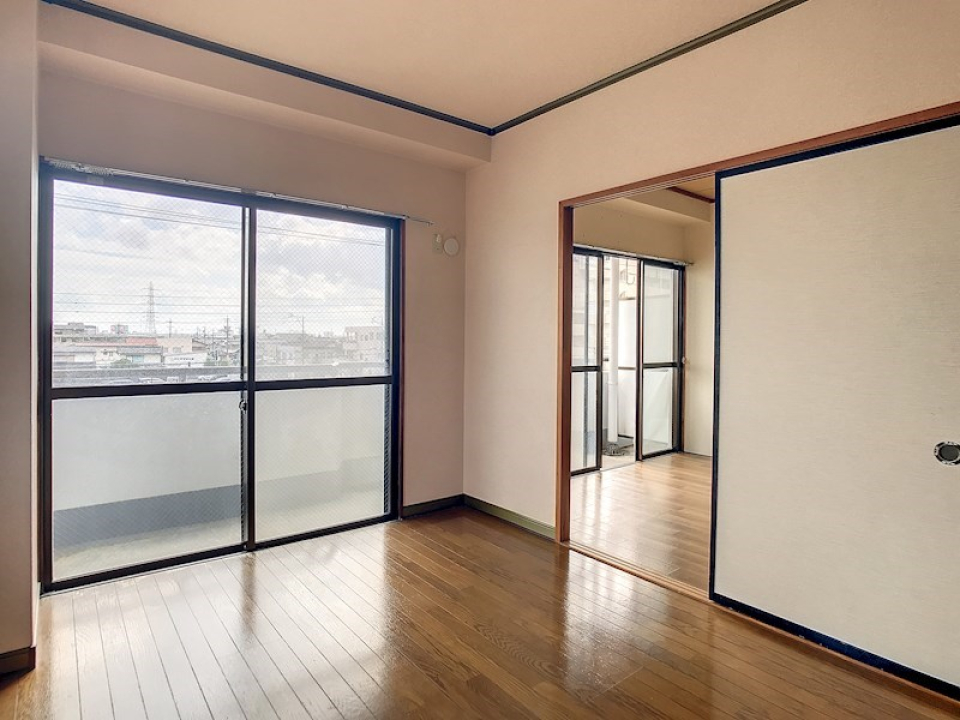 クローゼット付きの洋室6帖