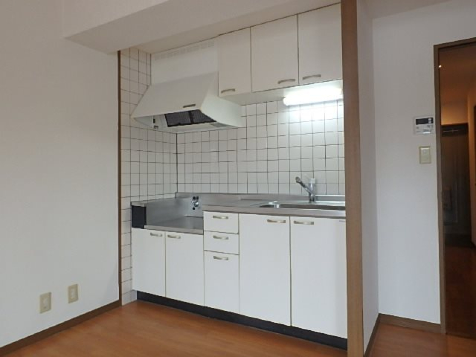 白を基調としたキッチン