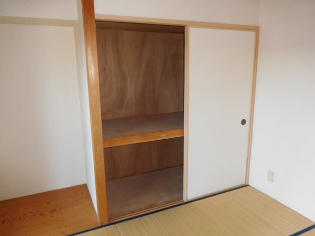 押し入れ付きです