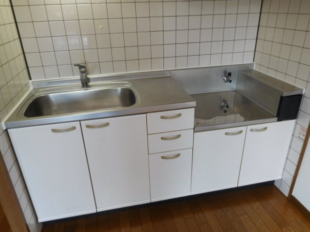 白を基調としているキッチン