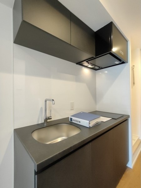 石っぽい雰囲気のシステムキッチン