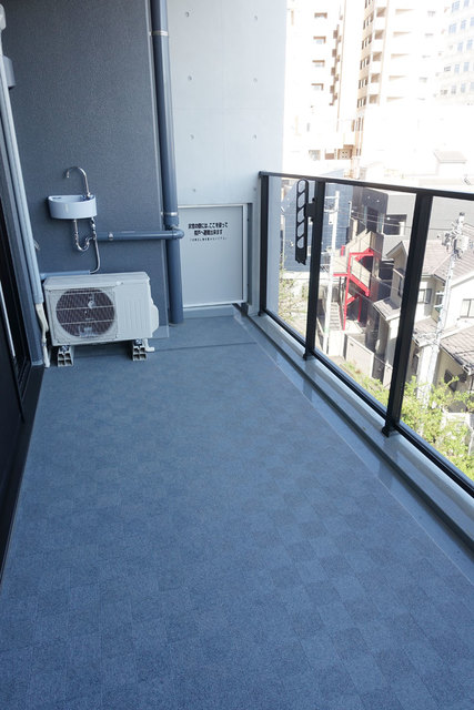 バルコニーに出た時の様子。※写真は同タイプ住戸です。