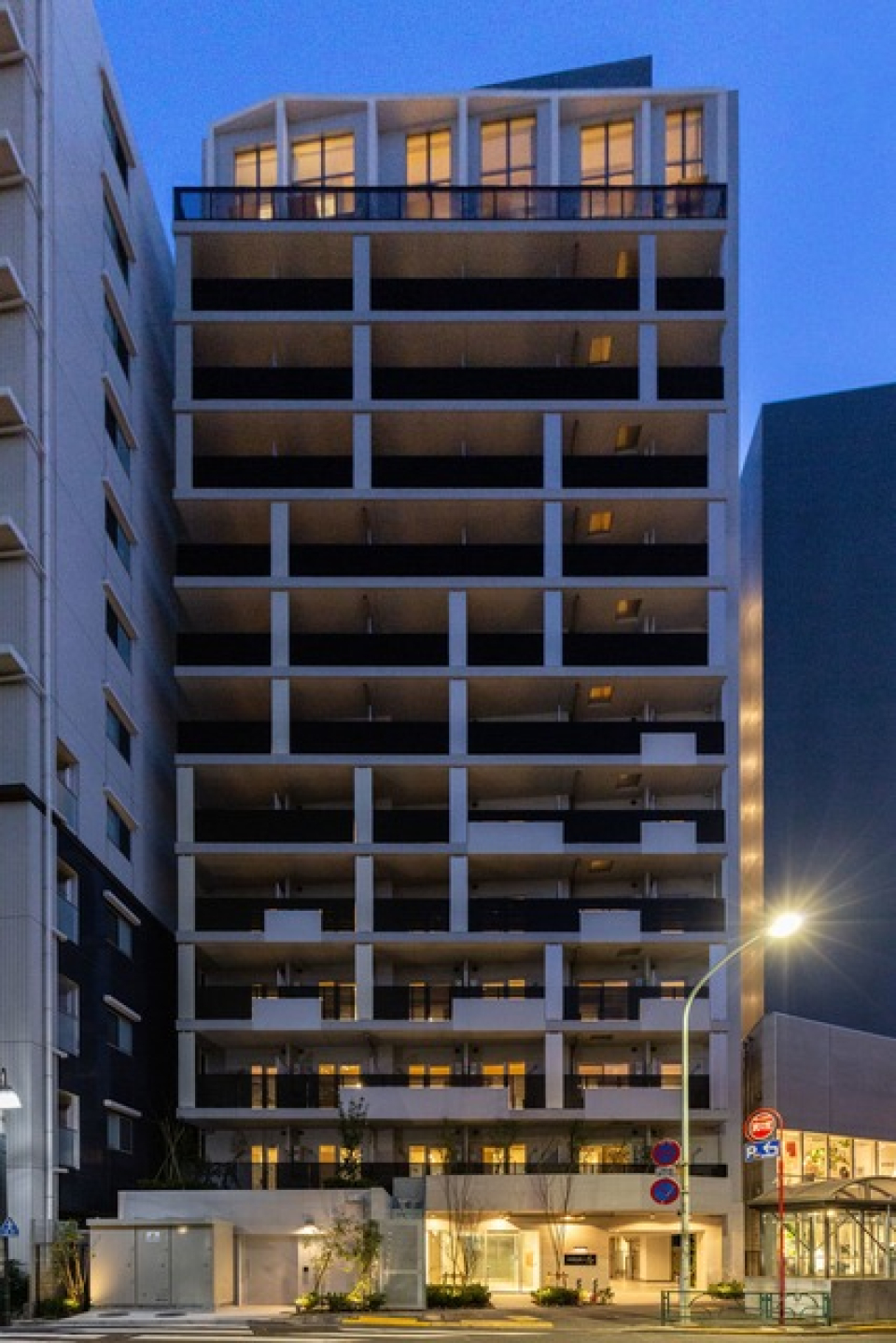 南青山の１Ｋ築浅物件！
駅から１３分、コンビニも近くにあります！