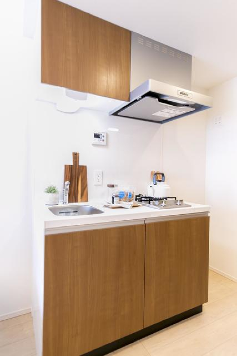 キッチンもお掃除が簡単なコンパクトサイズ！それでも収納能力は衰えていません！