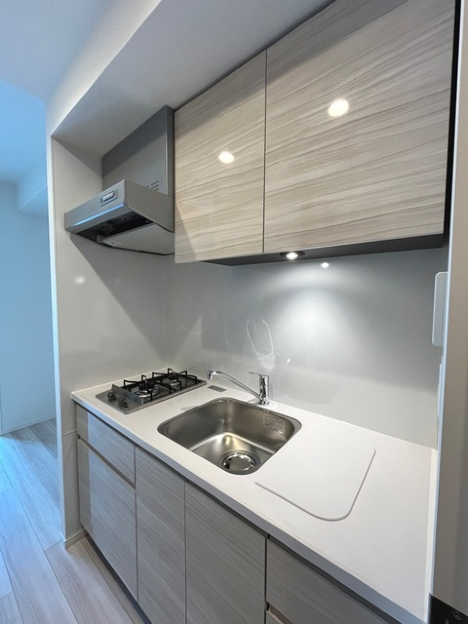 ２口のガスコンロが設置されています。※写真は同タイプ住戸です。