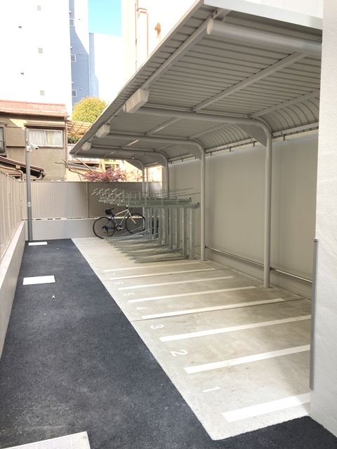 屋根付き駐輪場です。