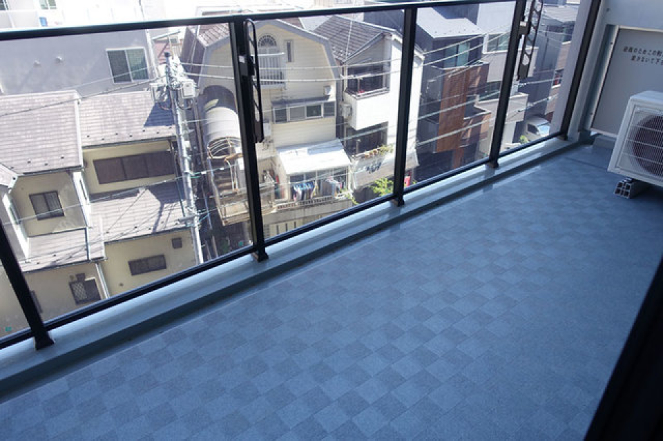 バルコニーに出た時の様子。※写真は同タイプ住戸です。