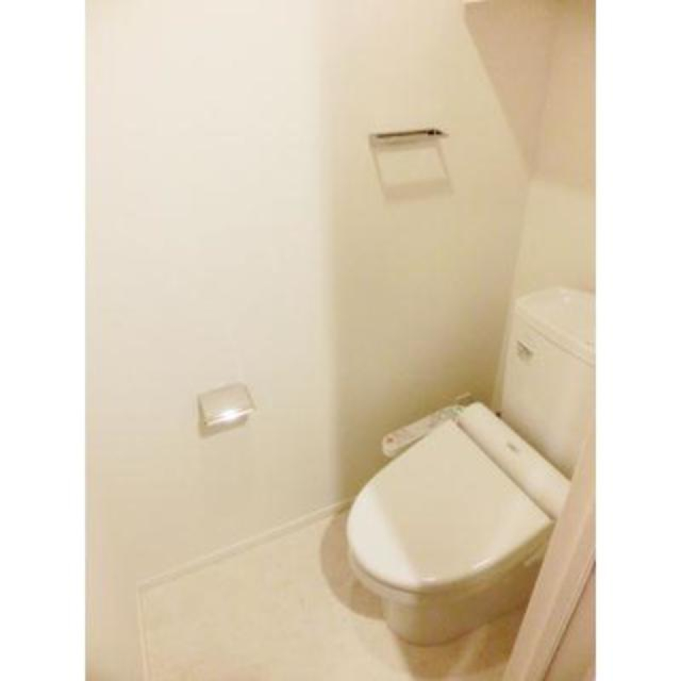 シンプルなトイレ。※写真は同タイプ住戸です。