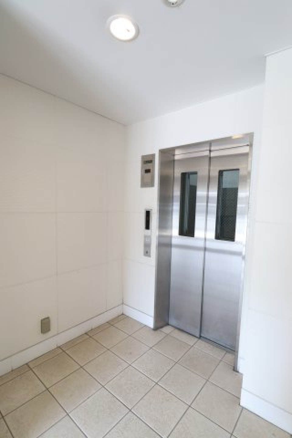 エレベーターあります