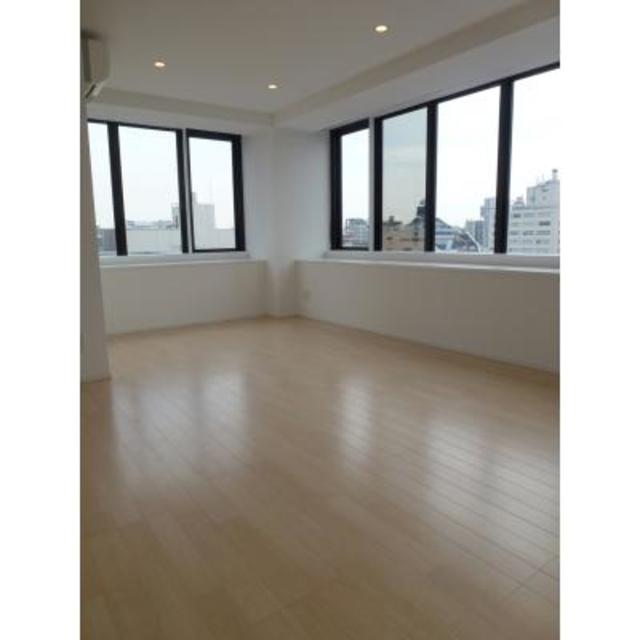 窓が多いので開放感があります
※写真は同タイプ住戸です。