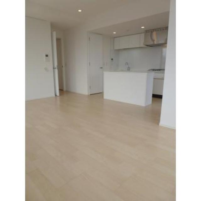 リビングは15帖！！※写真は同タイプ住戸です。