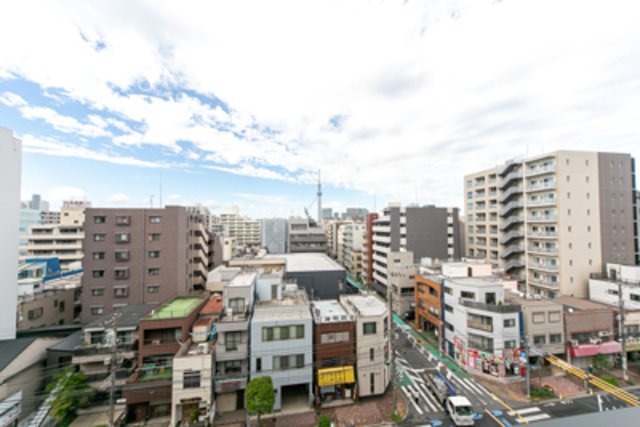 １１階の建物の７階に所在しています。