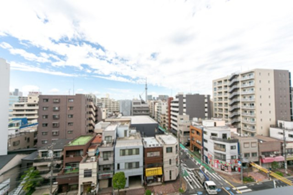 １１階の建物の７階に所在しています。