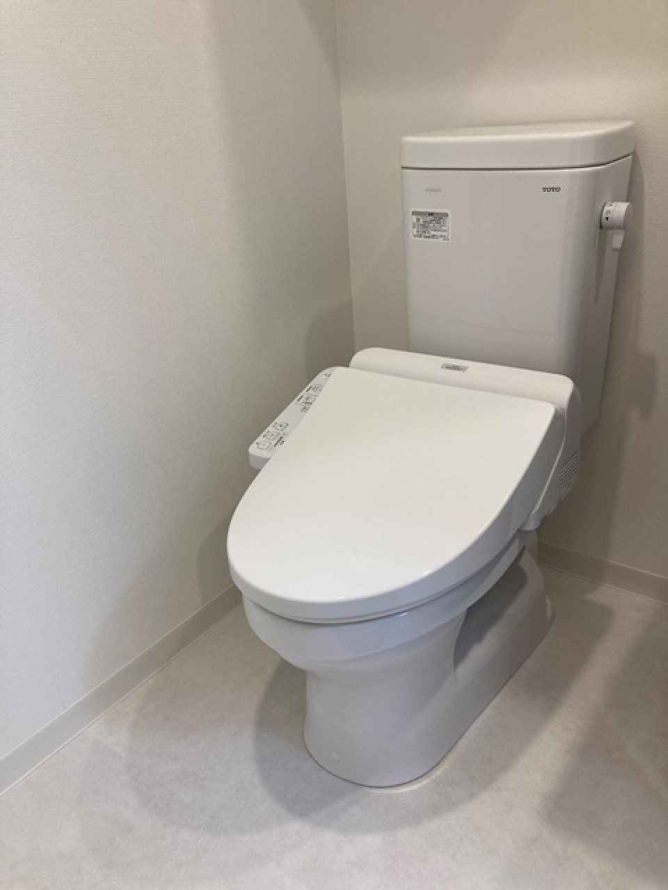 シンプルなトイレです。※写真は同タイプ住戸です。