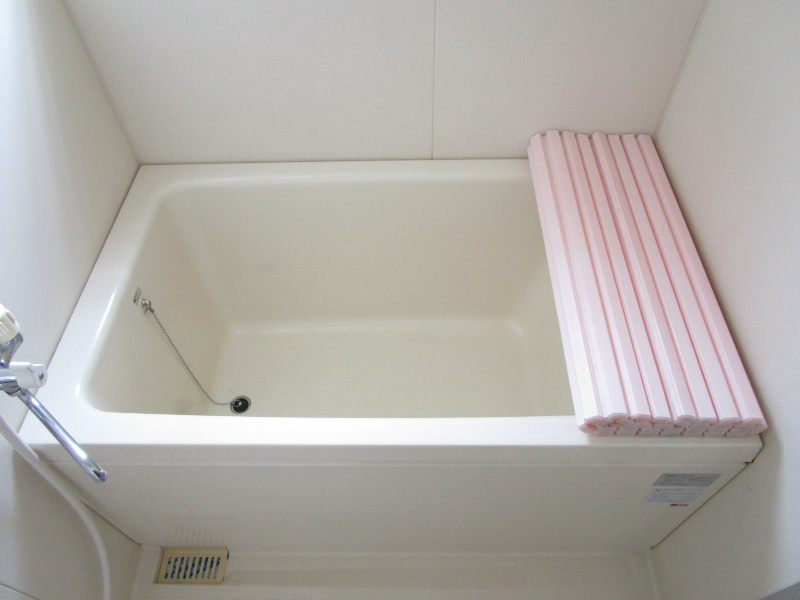 お風呂は少し小さめ