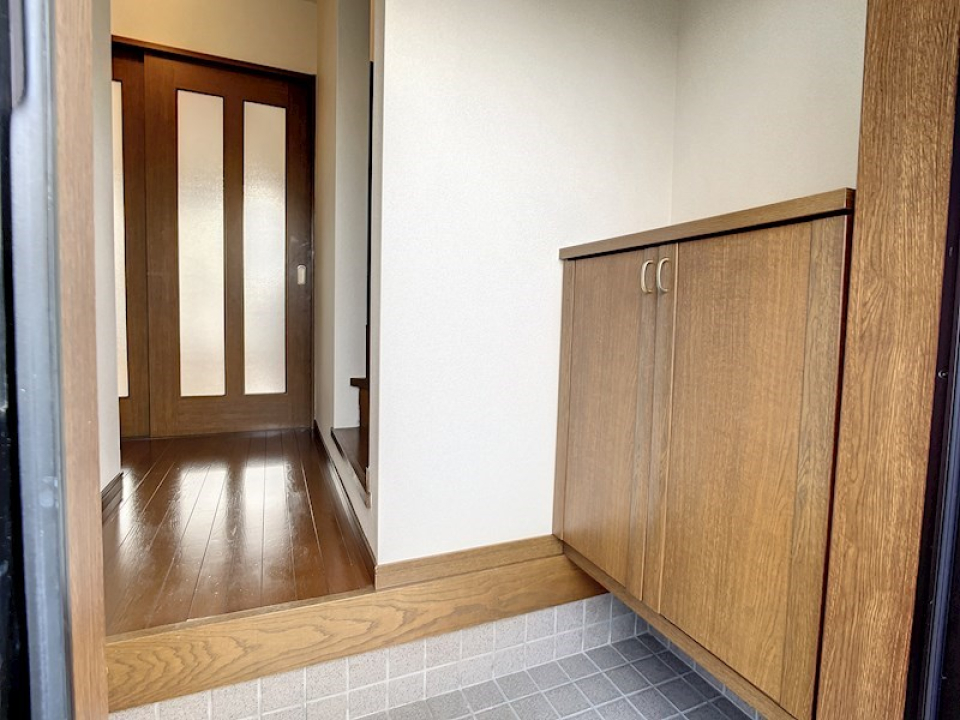 玄関のシューズボックスもおおきめ