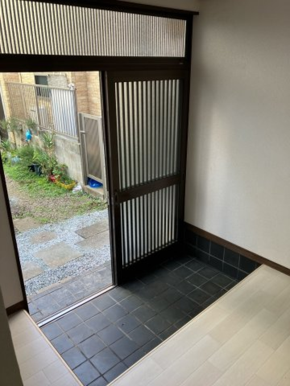 ゆとりのある広い玄関。輪を感じます。