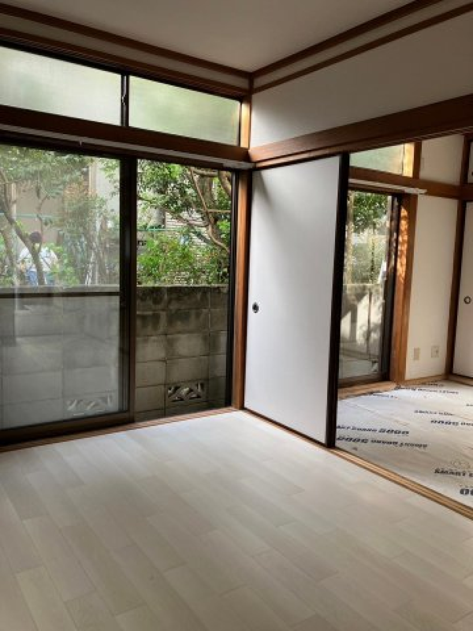 6帖の洋室があります。お隣には和室もあります。