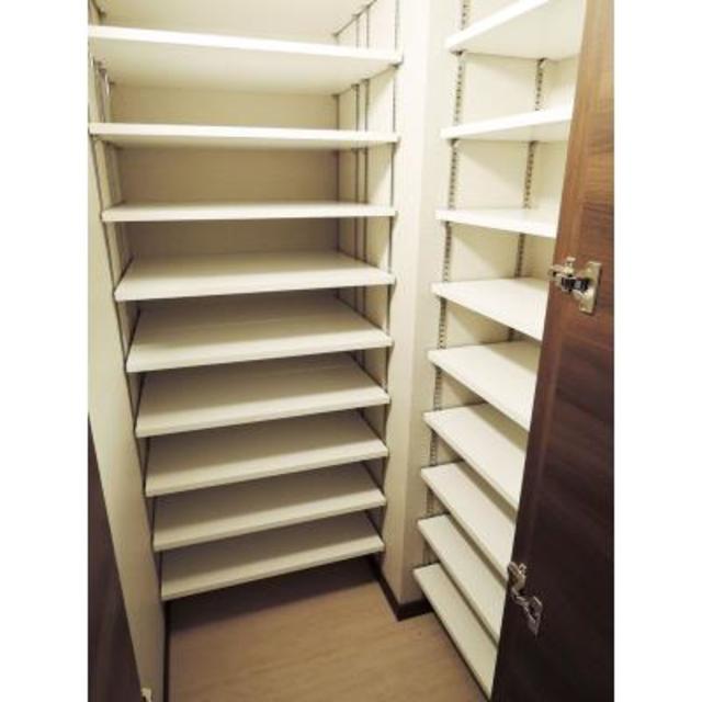 シューズインクローゼットが！たっぷり靴が入るので、靴好きさんにはおすすめ！
※写真は同タイプ住戸です。