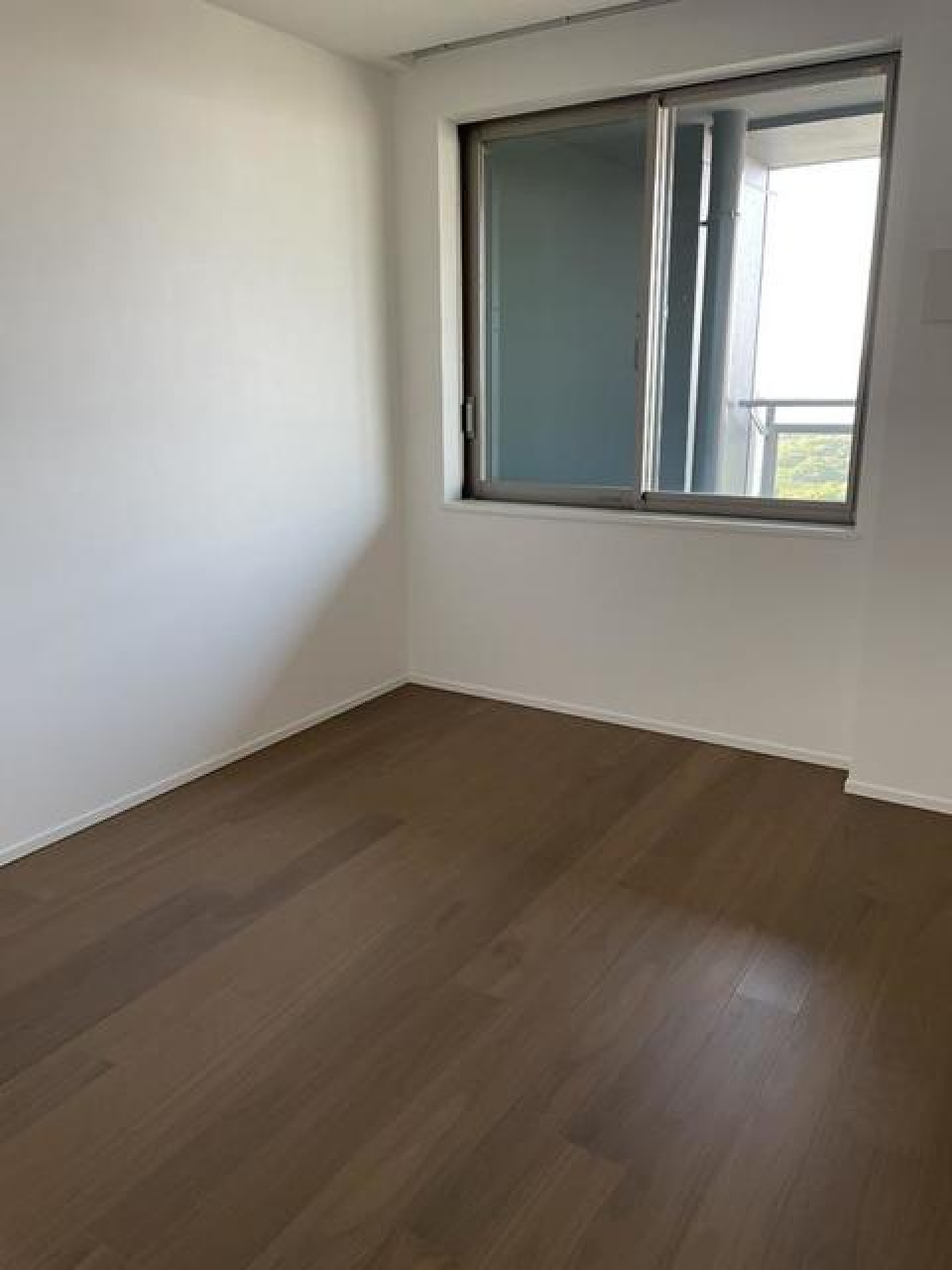 洋室は４．５帖と７．５帖の２部屋あります。※写真は同タイプ住戸です。
