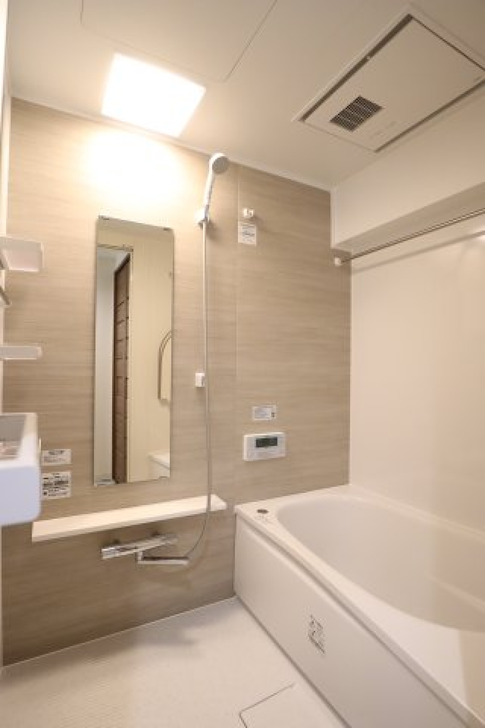 モダンな浴室です。