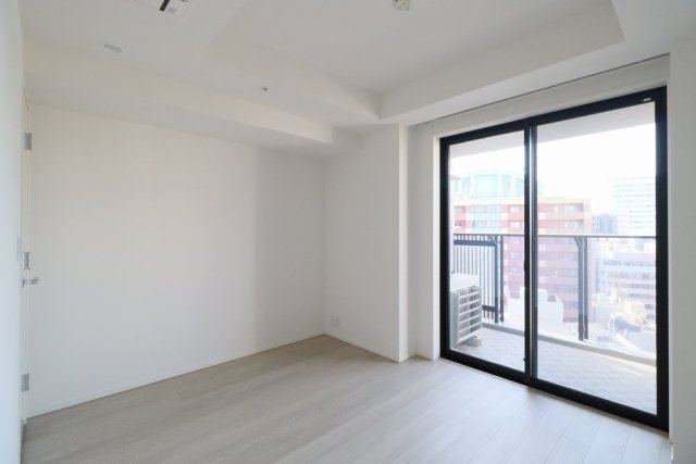 ７．５帖の洋室からバルコニーへのアクセスも可能。