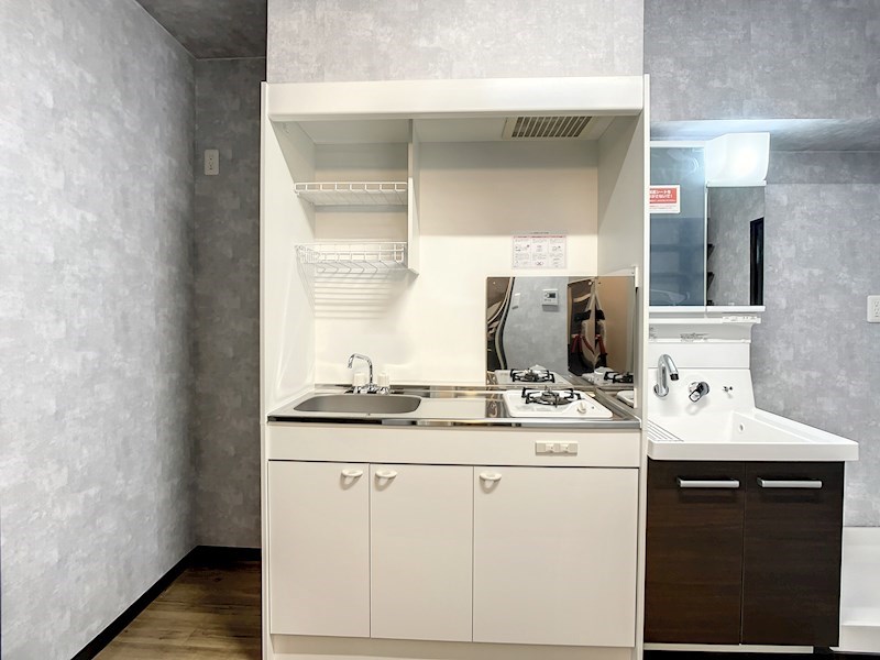 左手に冷蔵庫、右手に洗濯機を設置していただけます