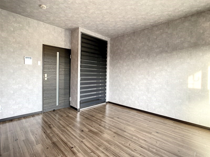 洋室の扉を開けると左手にクローゼット