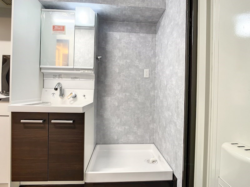 洗濯機は玄関横に置けるので、疲れた日も帰ってすぐに洗濯できそうです