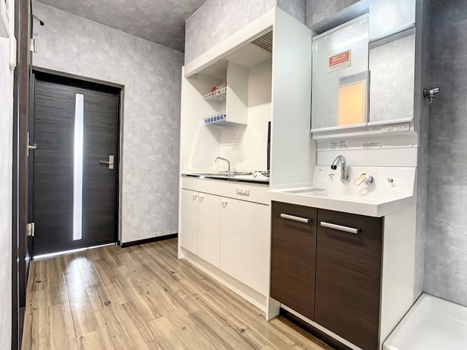 お料理、メイク、洗濯の並行を可能にする時短キッチン