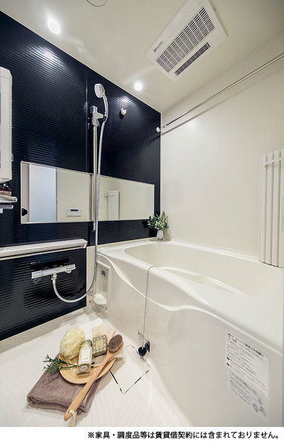 黒いパネルが導入されたキッチンです。
※写真は同タイプ住戸です。