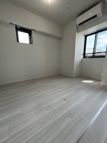 5.5帖の洋室です。