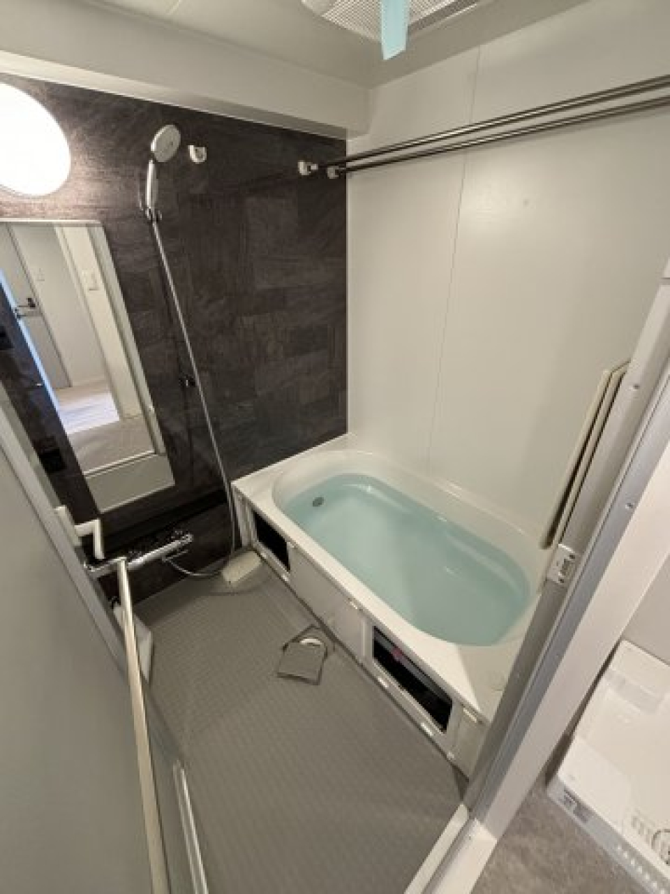 浴室です。シックな雰囲気でカッコイイです。