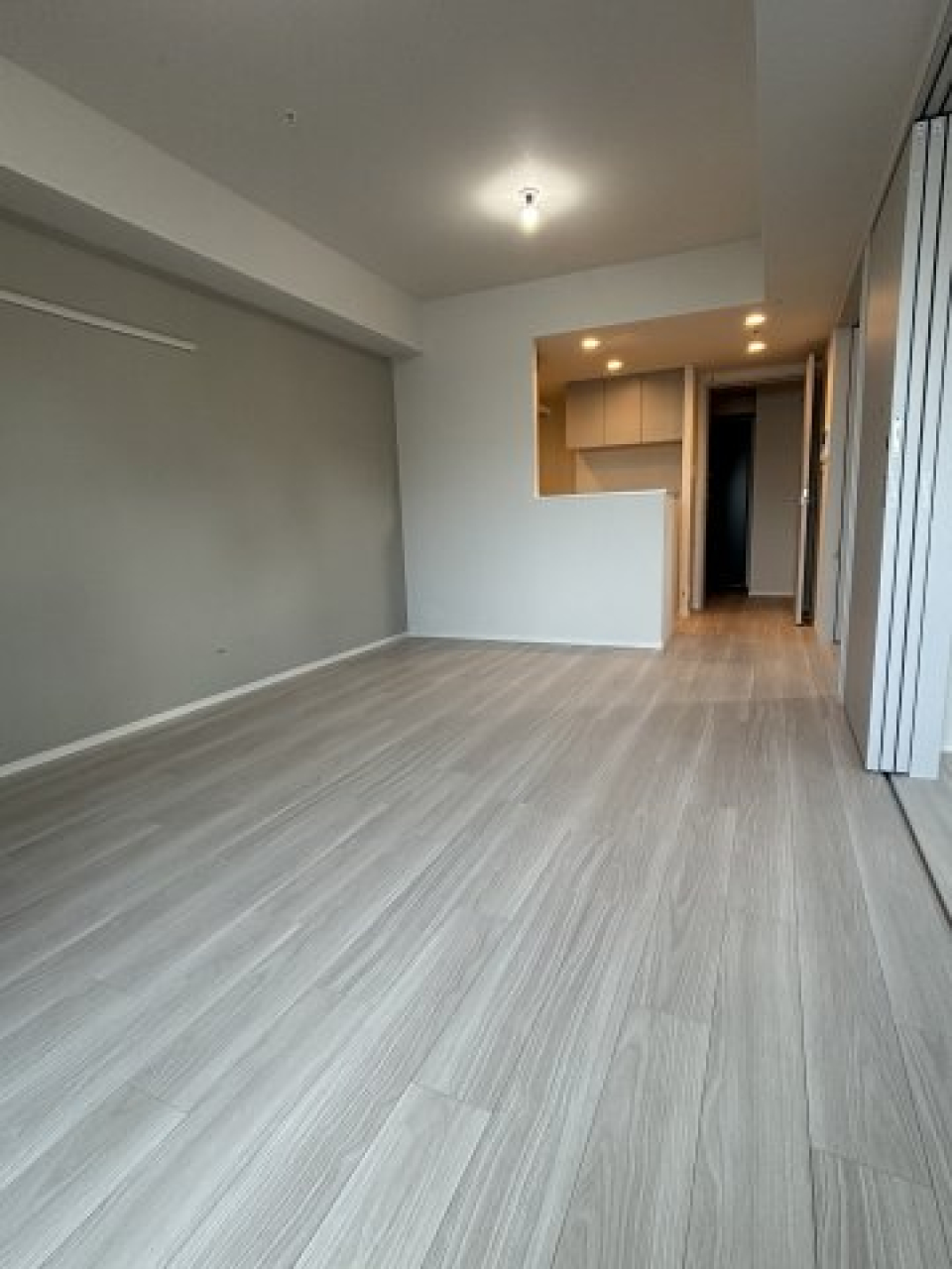 13.7帖のリビングダイニングです。