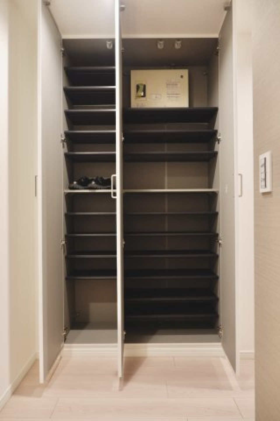 シューズボックスは容量が大きく感じます。※参考写真